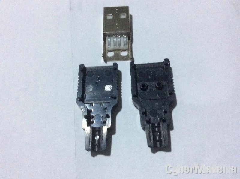 Ficha USB macho tipo A para soldar a cabo