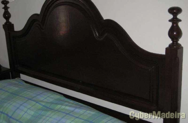 Cama casal e cabeceiras