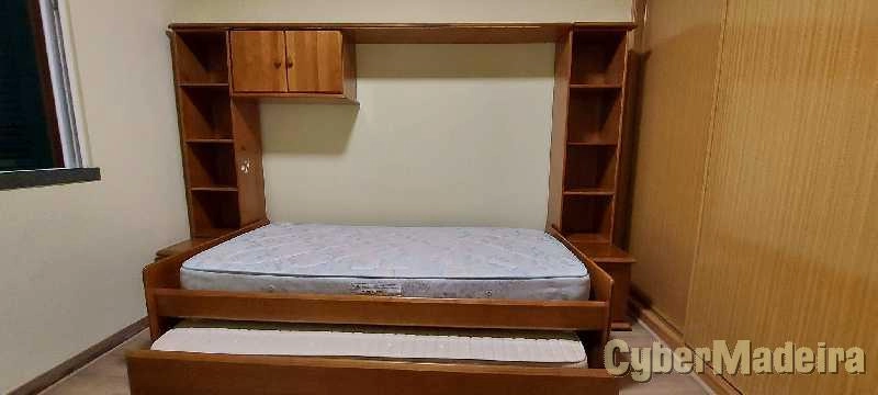 Cama Juvenil com dois colchões e Móvel em conjunto - Madeira Pinho Sueco Maciço