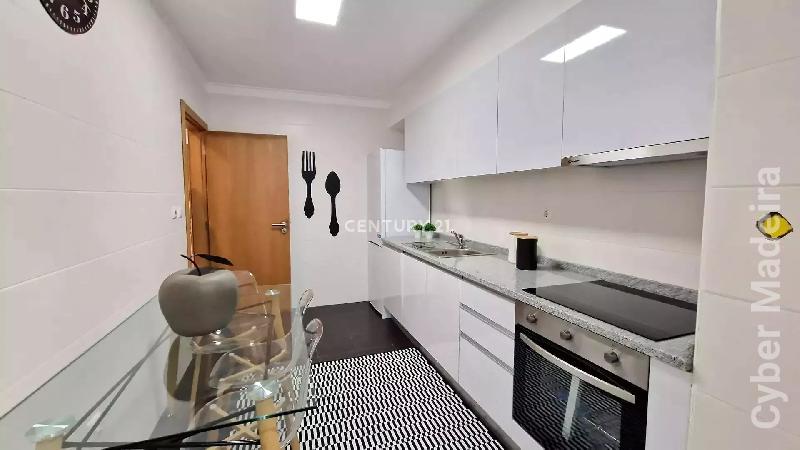 Apartamento T2 para Venda Caniço, Centro