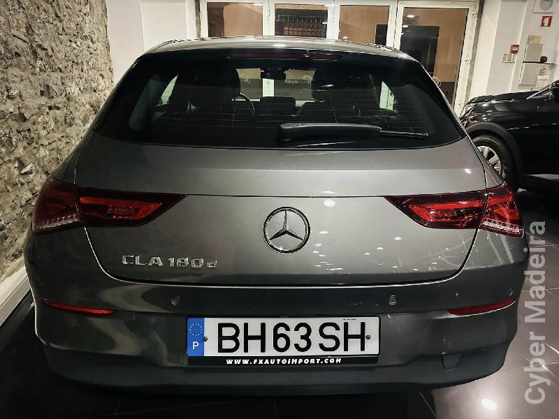 MERCEDES CLA 180D SHB AUTOMATICO NOVO MODELO Gasóleo