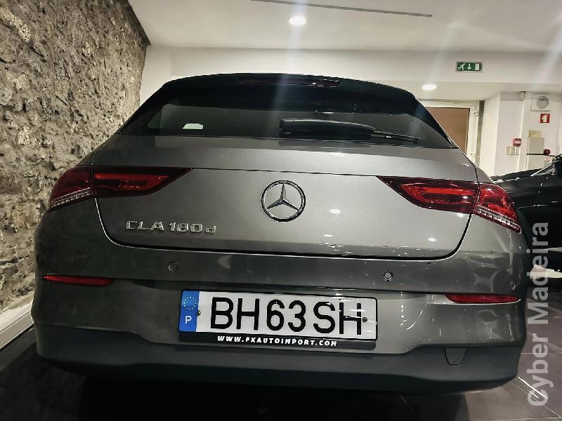 MERCEDES CLA 180D SHB AUTOMATICO NOVO MODELO Gasóleo