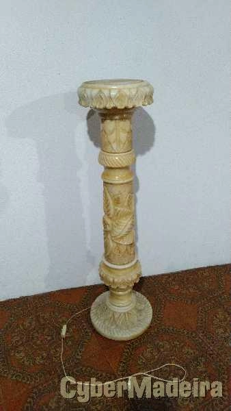 COLUNA EM PEDRA TRABALHADA