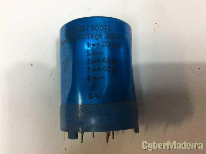 Condensador eletrolitico  200uF + 40uF + 40uF 385V
