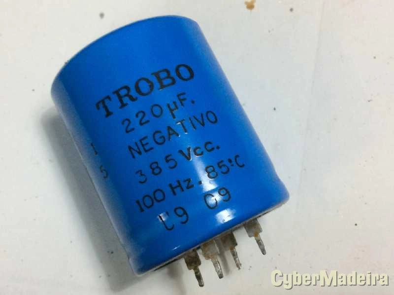 Condensador eletrolitico 220uF 385V