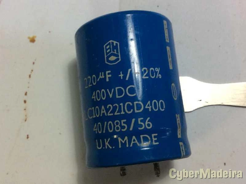 Condensador eletrolitico 220uF 400V SNAP  30x41MM