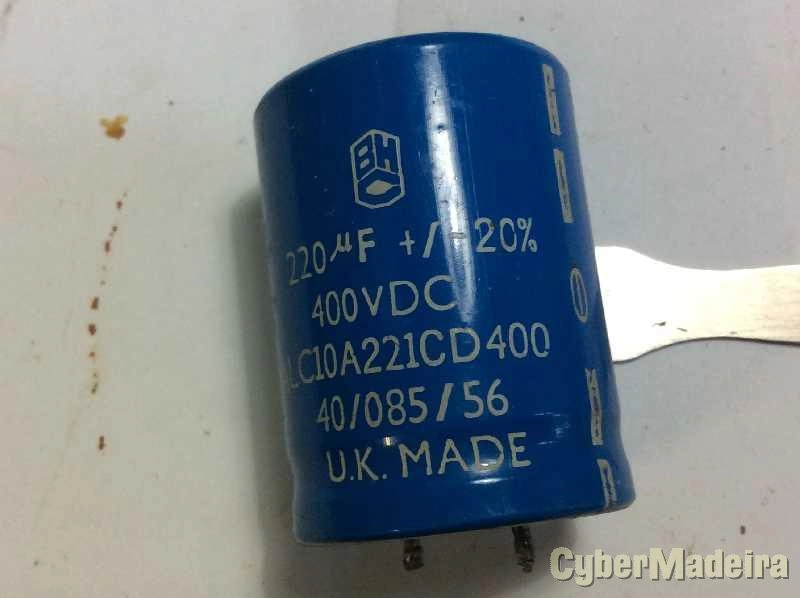 Condensador eletrolitico 220uF 400V SNAP  30x41MM
