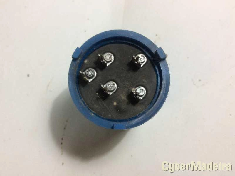 Condensador eletrolitico 225uF + 25uF 385V