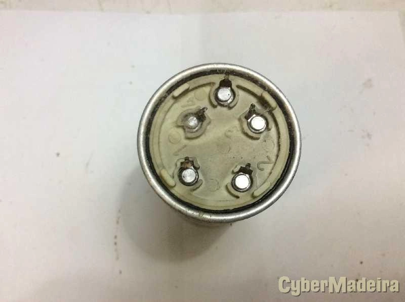 Condensador eletrolitico 330uF + 220uF + 47uF 350V
