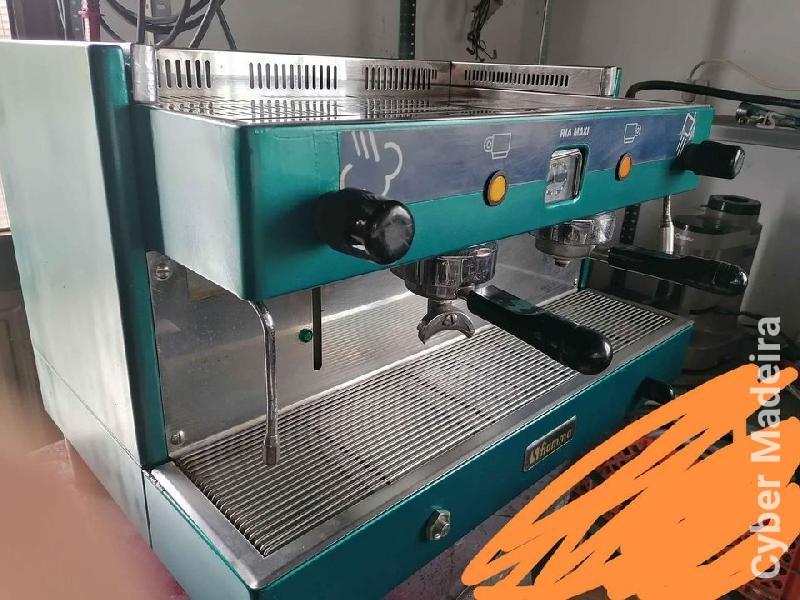 Vendo RECEBO RETORNO e Faço Reparações Maquinas de Café Industriais de todas as Marcas