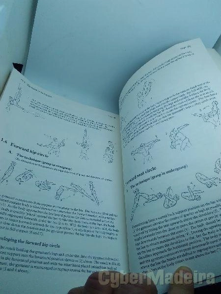Livro de ginastica acrobatica NOVO