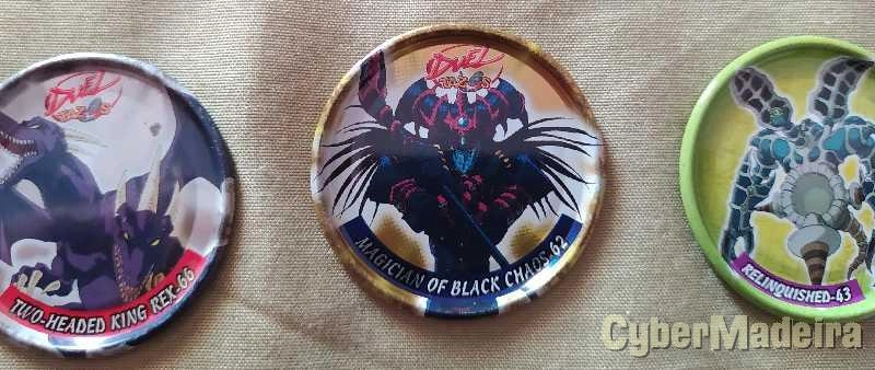 Duel tazos Yu-Gi-Oh e porta chaps 