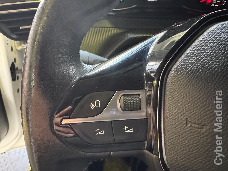 PEUGEOT 208 1.2 PURETECH ACTIVE Gasolina