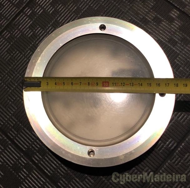 Projetor encastrado de pavimento com aro em aço inox