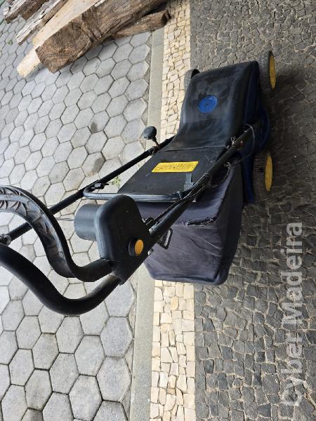 Máquina de cortar relva 1600W elétrica