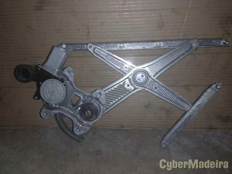 Yaris 1999-2005 Elevador Vidro Porta Direita