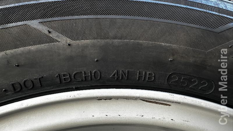 Pneus 4x HANKOOK Kinergy ST 215/65 R17 em bom estado 215 65 17"