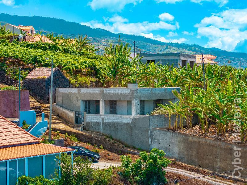 Moradia T2 para Venda Canhas, Centro