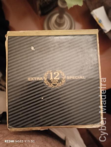 Garrafa de whisky Johnnie Walker EXTRA SPECIAL 12 Anos 