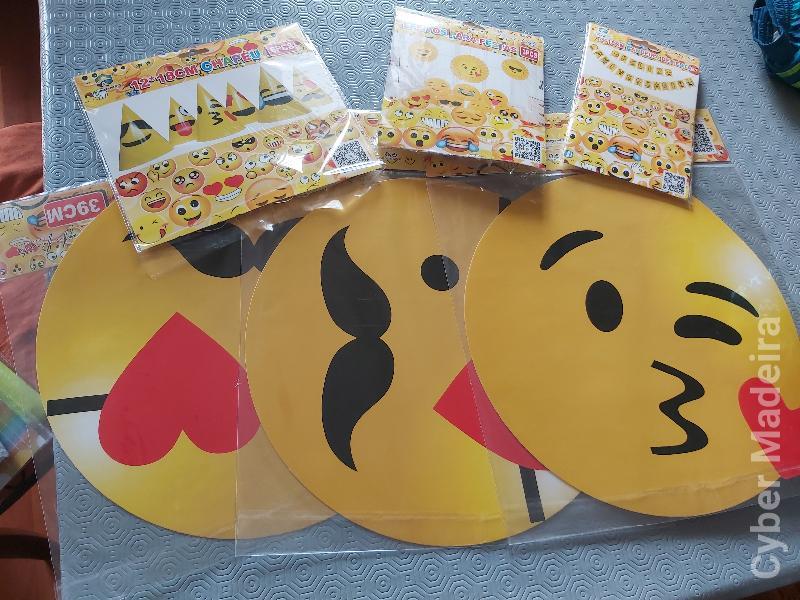 Acessórios/decoração  para aniversário tema Smiles