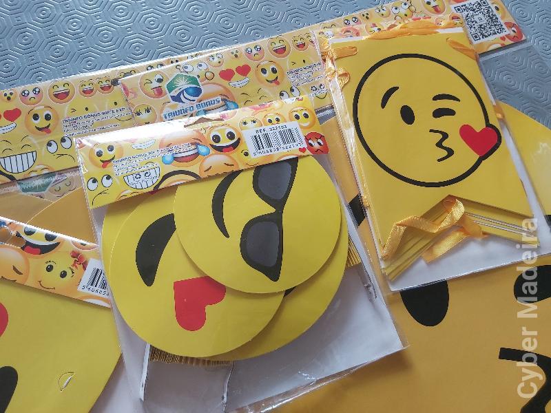 Acessórios/decoração  para aniversário tema Smiles