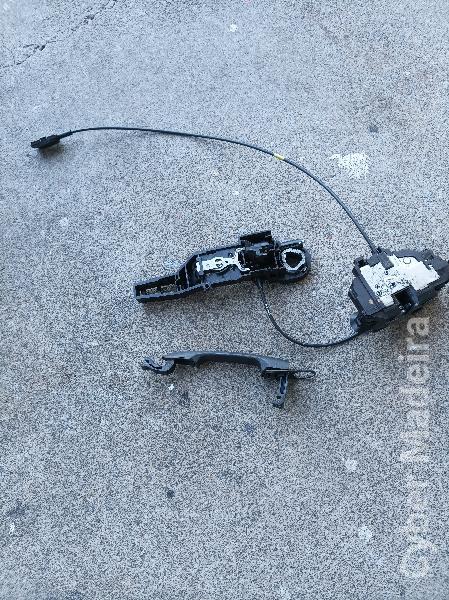 Fechadura e elevador da porta esquerda da frente (Lado do condutor) Renault Kangoo 2018 Fechadura e elevador da porta esquerda da frente (Lado do condutor) Renault Kangoo 2018 Condutor Preto