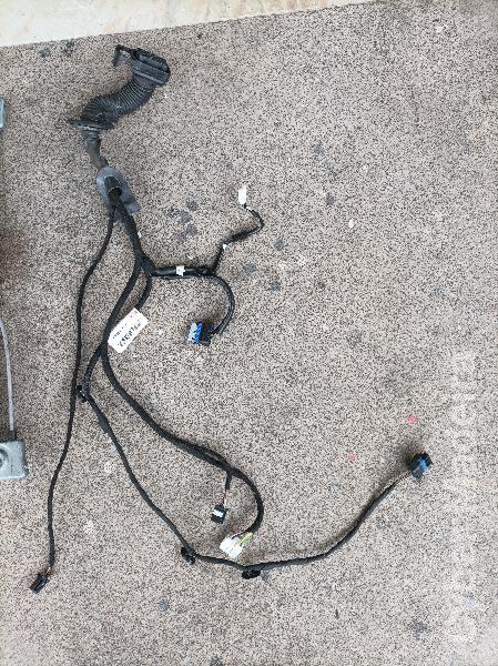 Fechadura e elevador da porta esquerda da frente (Lado do condutor) Renault Kangoo 2018 Fechadura e elevador da porta esquerda da frente (Lado do condutor) Renault Kangoo 2018 Condutor Preto