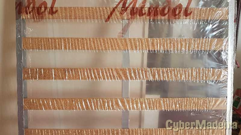 Estrado Metálico de Ripas Mindol 190x90 cm