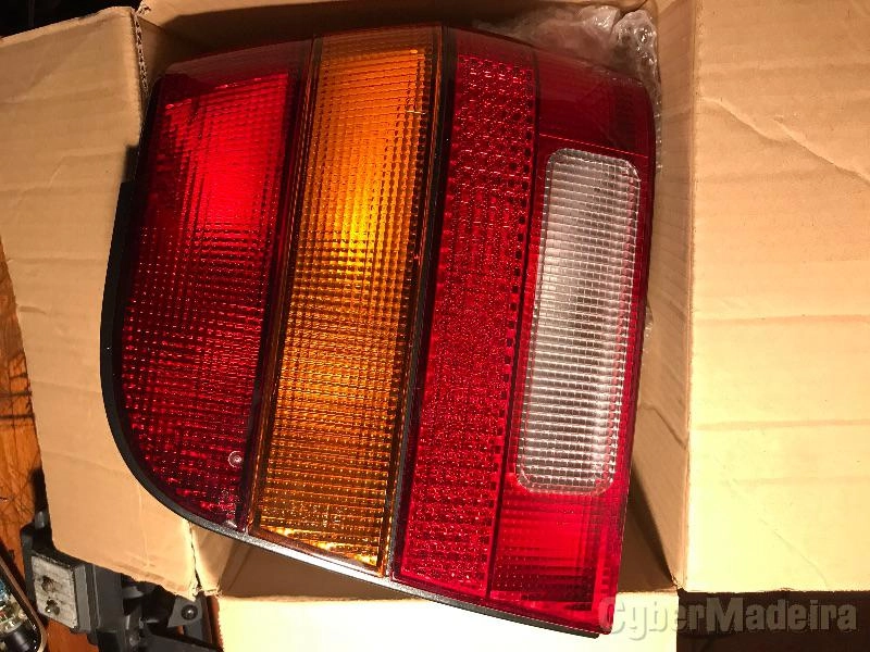 Farol traseiro polo