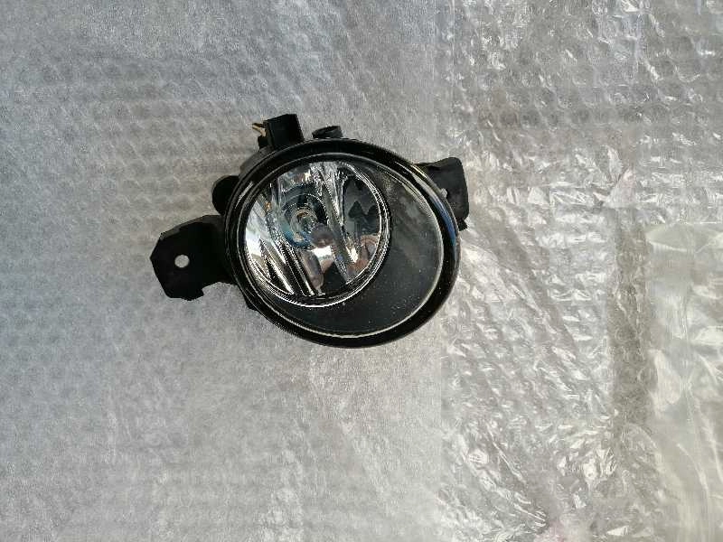 Farol de nevoeiro esquerdo Renault Clio II (Ano 2001 a 2006)