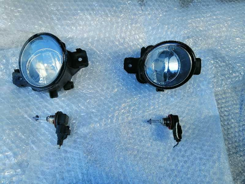 Farol de nevoeiro esquerdo Renault Clio II (Ano 2001 a 2006)