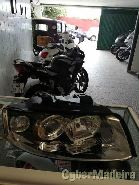 Farol Lado direito  Audi A4 2003-2004