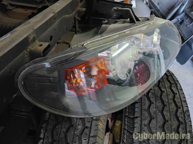 Farol Nissan Almera NOVO
