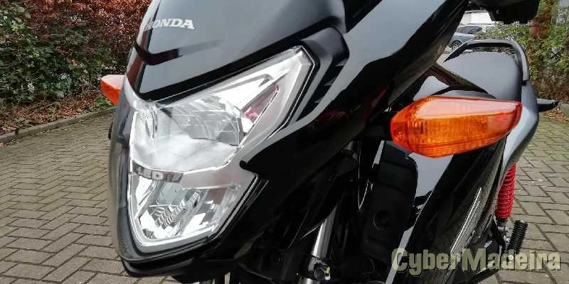 Honda 25 125 cc Sport, turismo