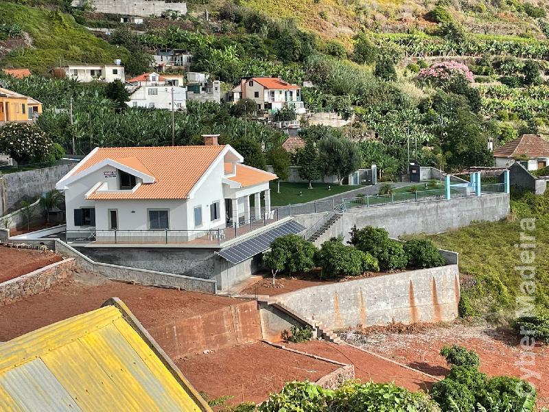 Moradia T3 para Venda Calheta, Igreja