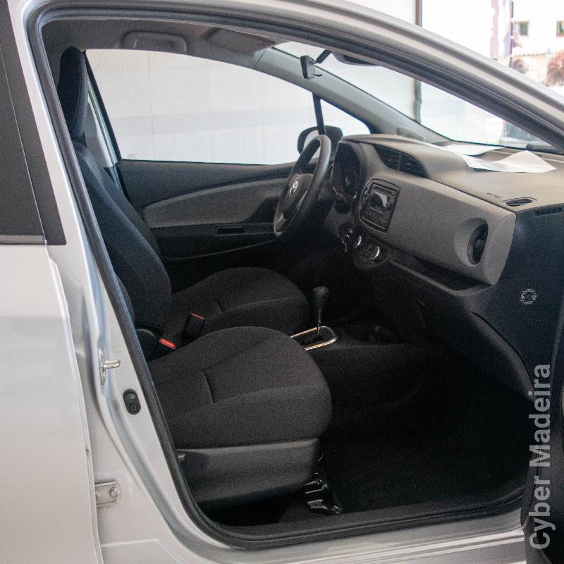 TOYOTA YARIS 1.5 Hibrido Gasolina