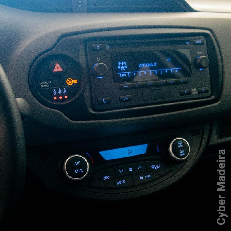 TOYOTA YARIS 1.5 Hibrido Gasolina