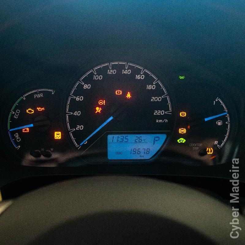 TOYOTA YARIS 1.5 Hibrido Gasolina