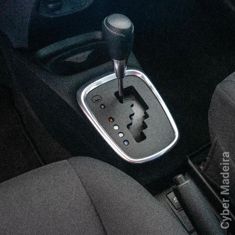 TOYOTA YARIS 1.5 Hibrido Gasolina
