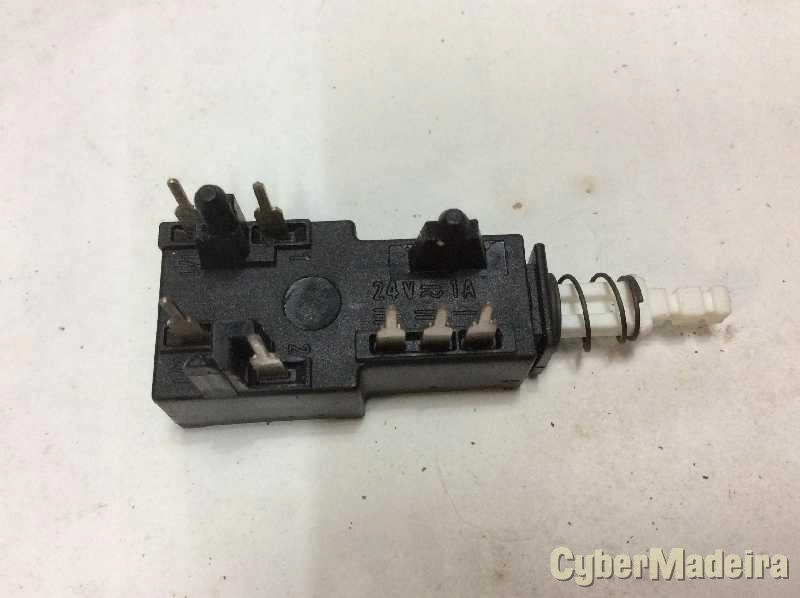 Interruptor bipolar 4A 250VAC com contacto auxiliar