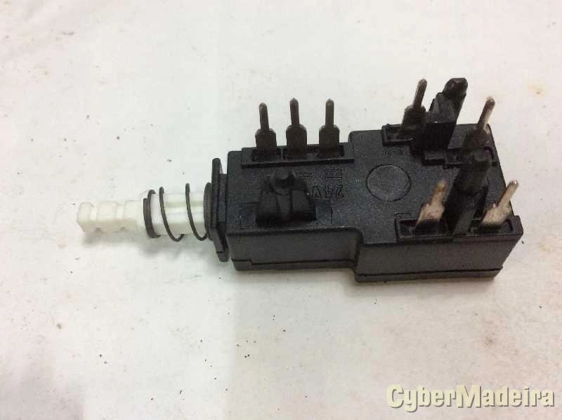 Interruptor bipolar 4A 250VAC com contacto auxiliar