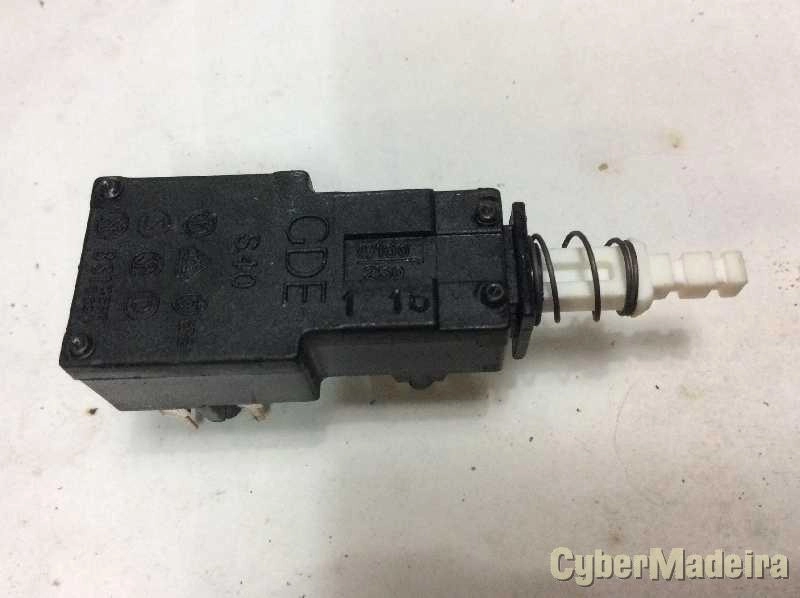 Interruptor bipolar 4A 250VAC com contacto auxiliar