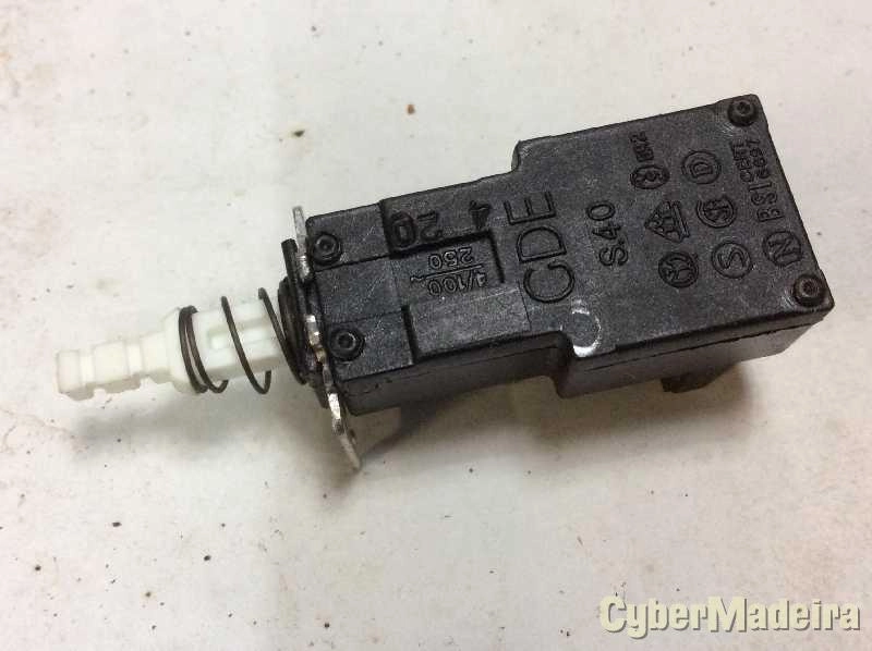 Interruptor bipolar 4A 250VAC com contacto auxiliar