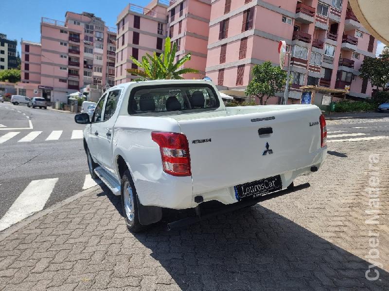 MITSUBISHI L200 L200 2.5 DI-D Invite 154CV (4x4) Cabine Dupla (Iva Dedutivel) Gasóleo