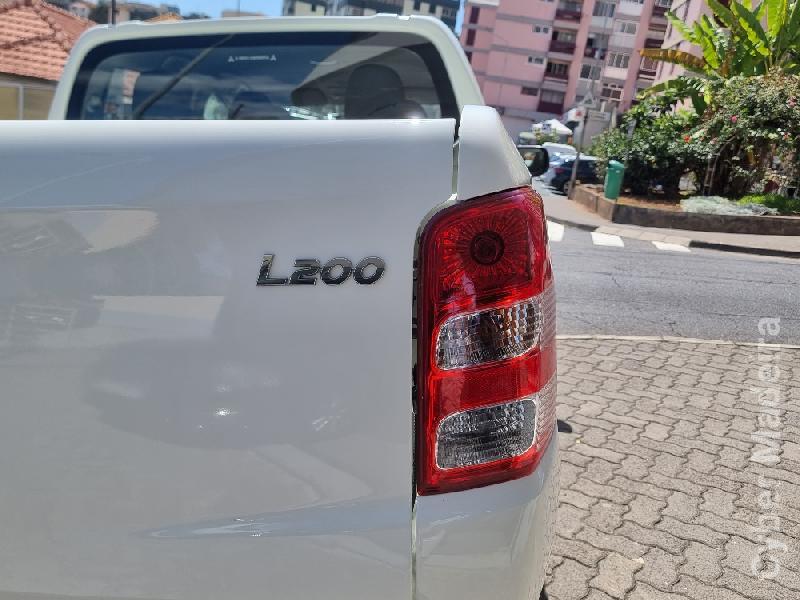MITSUBISHI L200 L200 2.5 DI-D Invite 154CV (4x4) Cabine Dupla (Iva Dedutivel) Gasóleo