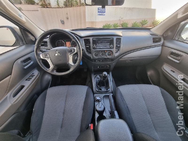 MITSUBISHI L200 L200 2.5 DI-D Invite 154CV (4x4) Cabine Dupla (Iva Dedutivel) Gasóleo