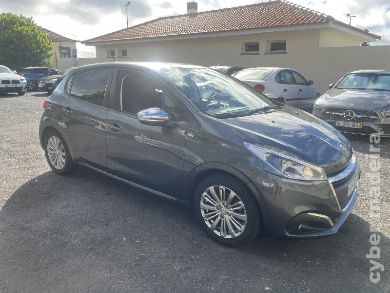 PEUGEOT 208 774 Gasóleo