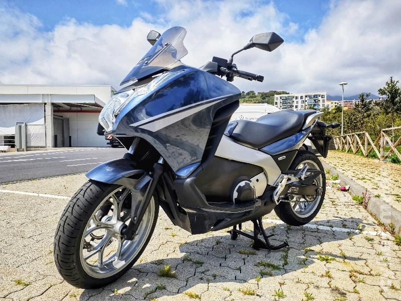 Honda 229 695 cc Sport, turismo 