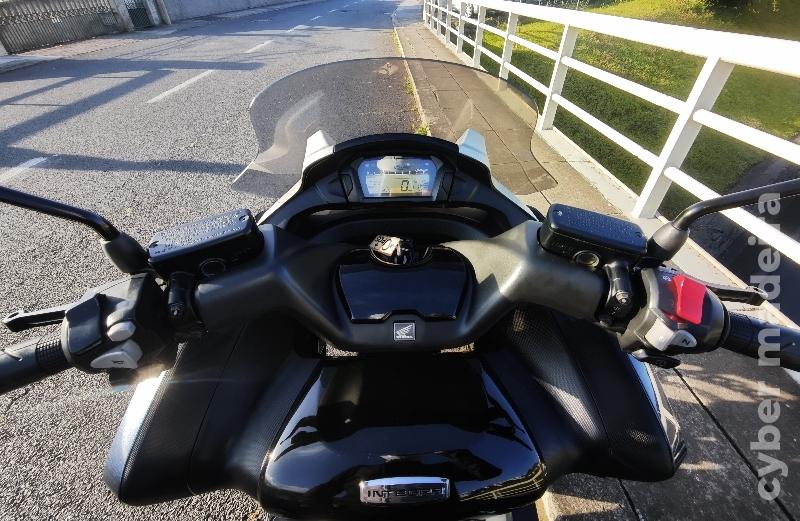 Honda 229 695 cc Sport, turismo 