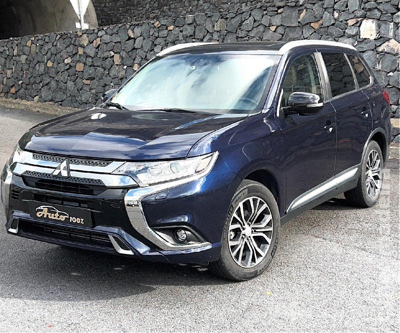 MITSUBISHI OUTLANDER Mitsubishi / Outlander 2.2 DI-D Instyle Connect 4WD 7 lugares Gasóleo